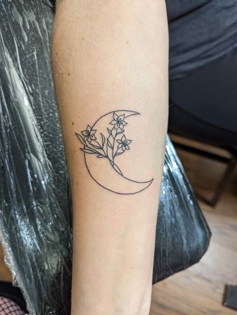 Moon Daffodil Tattoo, Moon And Daffodil Tattoo, Daffodil Moon Tattoo, Simple Moon Tattoos, Moon And Flower Tattoo, Simple Moon Tattoo, Dainty Moon Tattoo, Women Sternum Tattoo, Small Dope Tattoos