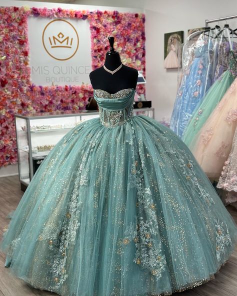 Under The Sea Quinceanera Theme, Mint Green Quinceanera Dresses, Teal Quinceanera Dresses, Teal Ball Gown, Green Quinceanera Dresses, Debut Dresses, Quinceanera Themes Dresses, Mexican Quinceanera Dresses, Sweet 15 Dresses