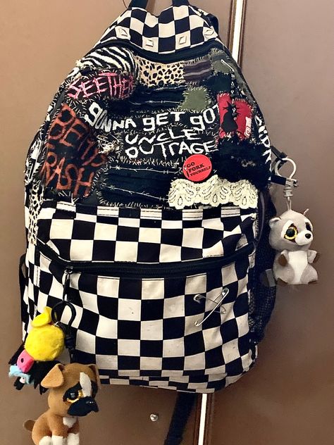 Emo Backpack, Punk Backpack, Grunge Backpack, Decorated Bag, Patch Ideas, Messanger Bag, Decorated Bags, Aesthetic Bags, Diy Backpack