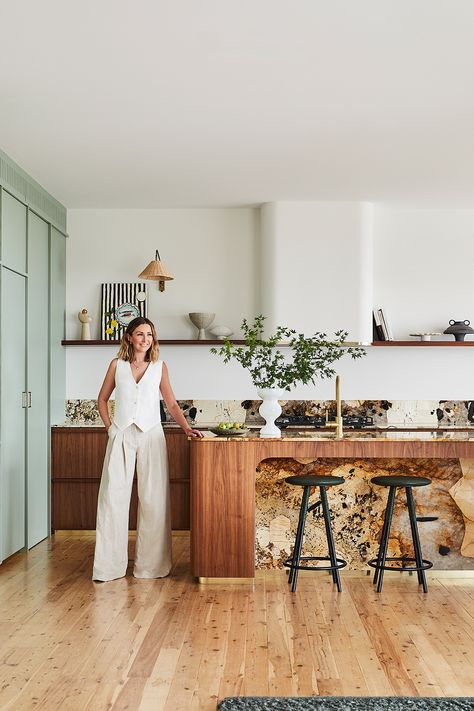 Yellow Kitchen Cupboards, Quartzite Kitchen Island, Charleston House, Custom Fireplace, Vintage Floor Lamp, Soho House, Interior Stylist, Design Decor, Küchen Design