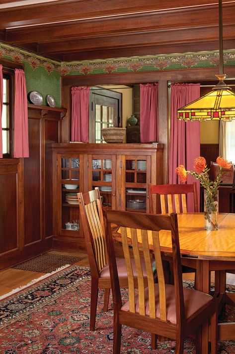 Arts And Crafts Dining Room, Arts And Crafts Living Room, 1910 House, Color Tile Backsplash, Craftsman Interior Design, Craftsman Home Decor, Craftsman Interiors, Arts And Crafts Style Homes, Craftsman Living Room