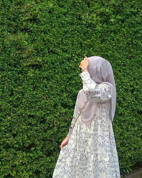 Hijabi Girl Picks For Dp, Hijabi Girl Profiles, Hijabi Girl Aesthetic Dp, Muslim Girls Dp Aesthetic, Hijap Pic, Burkha Girl Dp, Poses In Hijab, Hijab Pics For Dp, Hejab Grils Profile