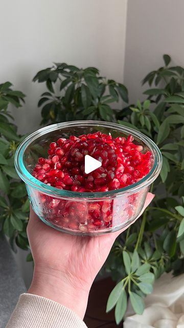 Audrey on Instagram: "How to deseed a pomegranate 

Now, there isn’t one correct way of doing this… but this is the method that has never failed me. 

All you need to do is make a shallow cut into the pomegranate (be careful not to cut into the seeds!), dunk it in a bowl filled with water, and tear the pomegranate into large chunks.

Loosen the pomegranate seeds with your fingers, and once detached from the pith, the seeds will sink to the bottom of the bowl. The best part is - the pith floats, making it easy to scoop out at the end. 

Drain your pom seeds, store in an airtight container, and there you have it: an easy, mess-free way to get those delicious morsels out of the pomegranate. 

#foodhack #foodhacks #foodie #pomegranate #wintercitrus #instafoodie #foodstagram" How To Store Pomegranate Seeds, How To Store Pomegranate, How To Cut A Pomegranate Easy, How To Eat A Pomegranate, How To Cut A Pomegranate, How To Cut Pomegranate, Pomegranate Recipes, Pomegranate Seeds, Food Decoration