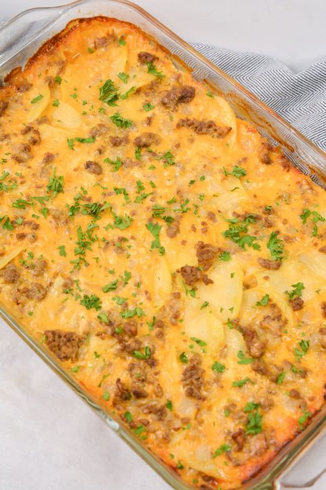 Cheesy Hamburger Potato Casserole Hamburger Potato Casserole, Hamburger And Potatoes, Hamburger Casserole, Cheddar Cheese Soup, Hamburger Meat, Beef Casserole, Easy Casserole Recipes, Potato Casserole, Easy Casserole