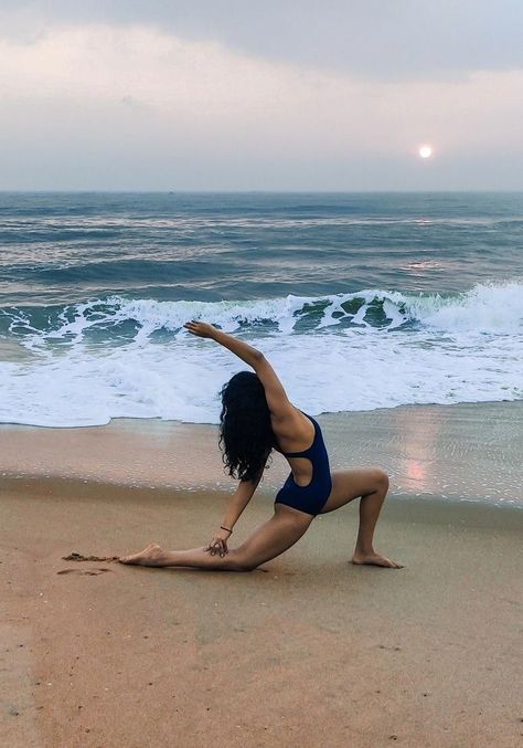 Practicing yoga on a daily basis provides a host of physicalmental and emotional benefitsPhysicallyyou can expect to see increases in strength and flexibilityimprovements in balance and... Beach Yoga Poses, Yoga Inspiration Photos, Yoga On The Beach, Yoga Poses Pictures, Yoga Photoshoot, Yoga Nature, Beautiful Yoga Poses, Yoga Aesthetic, Yoga Inspo