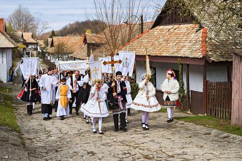 What Do You know About Hungarian Culture? Hungary Culture, Hungarian Culture, Public Bath, Landlocked Country, Danube River, European Culture, Easter Traditions, New Year's Day, Scenic Beauty