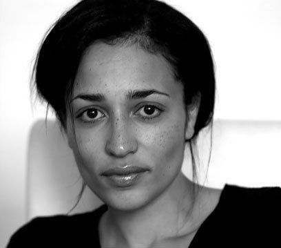 zadie smith: proving that young writers can still have tremendous depth Zadie Smith Books, Tenured Professor, Alice Munro, Zadie Smith, Scholarship Essay, Essayist, Over The, Story Writer, White Teeth