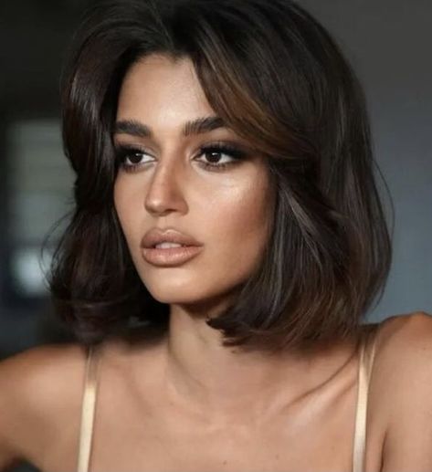 Short Hair Blowout, Brunette Hair Cuts, Hair Contouring, Hair And Makeup Ideas, Black Hair With Highlights, Hair Inspiration Short, Peinados Recogidos, Blowout Hair, Hair 2024