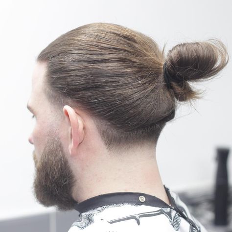 cool 70 Hottest Men's Hairstyles for Straight Hair - Try Something New Check more at http://machohairstyles.com/best-hairstyles-for-straight-hair/ Hairstyles For Long Hair Men Guys, Mens Long Hair Undercut, Long Hair Fade, Man Bun Haircut, Boys Haircuts Long Hair, Hairstyles For Straight Hair, Mohawk Hairstyles Men, Boy Haircuts Long, Curly Hair Fade