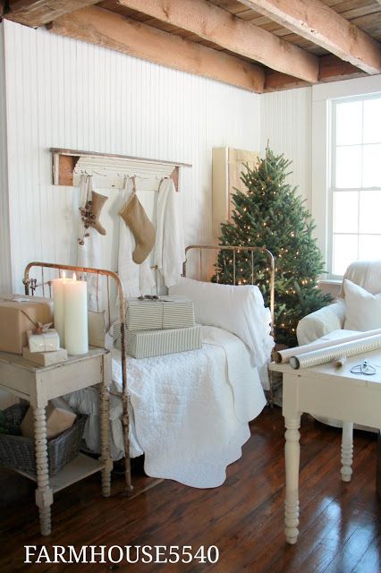 Farmhouse 5540, French Cottage Style, Cottage Room, Christmas Open House, Sleeping Porch, Farmhouse Kitchens, Spoon Collection, Christmas Bedroom, Old Farmhouse