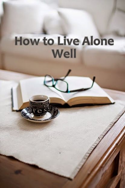 How to Live Alone Well, 16 ways to cultivate a luxurious and rewarding experience Quotes Single, How To Be Single, Furniture Apartment, Living Single, Girly Apartments, Style Apartment, Aesthetic Apartment, Live Alone, Rooms Decor