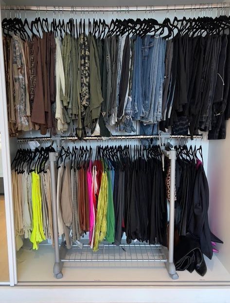 Any wardrobe is bound to quickly become cluttered with no system of organisation in place. After just one #DeCluttrMe session, you’ll feel more in control of your space and your life & find your stuff in less than 5 seconds! Schedule Your FREE 20 Minute Consultation with Shelina. #professionalorganizer #simplify #declutter #decluttering #clutter #clutterfree #organizing #organized #organizingtips #getorganized #girlboss #storage #tidying #tidy #home #homeorganizer #closetorganizer #KonMari ... Too Many Clothes, Wardrobe Organisation, Professional Organizer, Clutter Free, 5 Seconds, Clothes Organization, Organization Hacks, Declutter, Home Organization