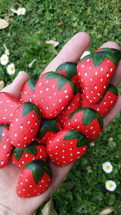 20 Ideas de piedras pintadas para el jardín Stone Painting Ideas Creative For Garden, Paint Rock Ideas Easy, Painted Rock Ideas For Garden, Plant Painted Rocks, Fun Rock Painting, Diy Painted Garden Rocks, Rock Painting For Garden, Creative Rock Painting Ideas, Cute Rock Painting Ideas Easy Flowers