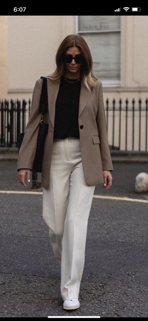 Cream Blazer Outfits For Women, Oversized Blazer Outfits, Cream Trousers Outfit, Cream Blazer Outfit, Oversized Blazer Outfit, Women Office Outfits, Emma Hill, Blazer Outfits For Women, Cream Trousers