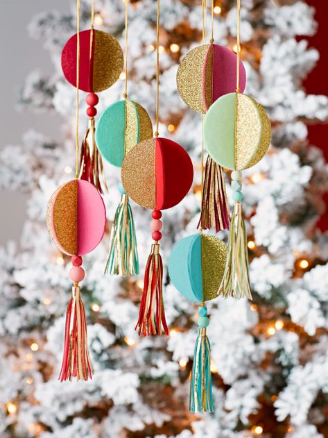 Christmas Ornaments 2022, Easy Ornaments, Easy Christmas Ornaments, Diy Christmas Ornaments Easy, Easy Christmas Decorations, Diy Ornaments, Paper Ornaments, Easy Christmas Diy, Christmas Ornaments Homemade