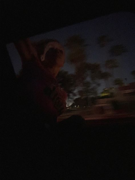 A girl hanging out the car window living her best life Sneaking Out Window, Hanging Out The Car Window, Song Concepts, Chill Music, Car Photo, Night Driving, Night Aesthetic, Pose Ideas