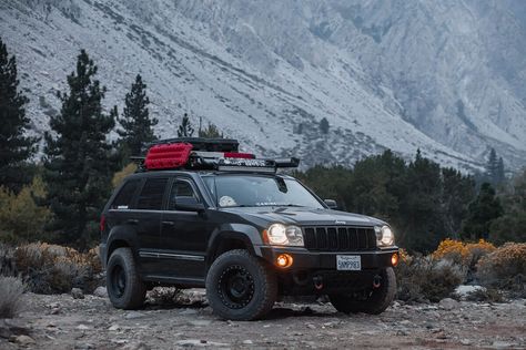 2005 Jeep Grand Cherokee WK1 – the Master of Challenging Roads - offroadium.com Jeep Wk, Drawer System, Crate Motors, Roof Basket, Offroad Jeep, Off Road Adventure, Wheels And Tires, Car Camping, Jeep Cherokee