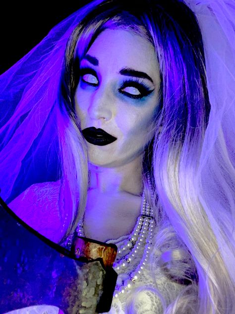 Haunted Mansion Bride Makeup, Cemetary Bride Makeup, Haunted Mansion Portraits, Haunted Mansion Changing Portraits, Haunted Mansion Bride, Haunted Mansion Hitchhiking Ghosts Costume, Spider Makeup, Bride Makeup, Haunted Mansion