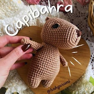 PATRONES AMIGURUMI GRATIS: PATRON GRATIS CAPIBARA AMIGURUMI 66617 Printable Crochet Patterns, Graphic Crochet, Crochet Fish, Knitted Animals, Modern Crochet, Needle Arts, Amigurumi Free, Amigurumi Free Pattern, Crochet Shawl