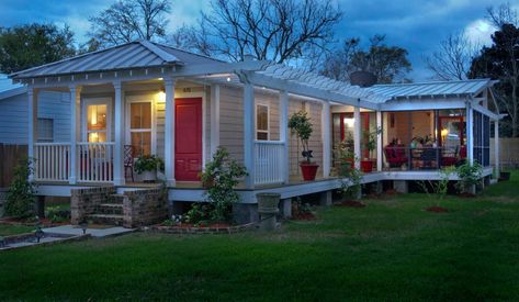 Katrina Cottage Makeover - The Shoofly Magazine Beach Cottage Tiny House, Katrina Cottage Plans, Tiny Beach Cottage Plans, Hermit House, Katrina Cottage, Riverside Landscape, Bluebird Cottage, Turquoise Cottage, Cottage Makeover