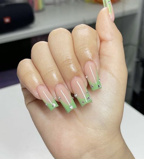 Green French Nails, Prom Nails Acrylic Classy, Classy Spring Nails, Green French Tip Nails, Green French Tip, Elegant Touch Nails, Fresh Nail, Green French, Green Nail Designs