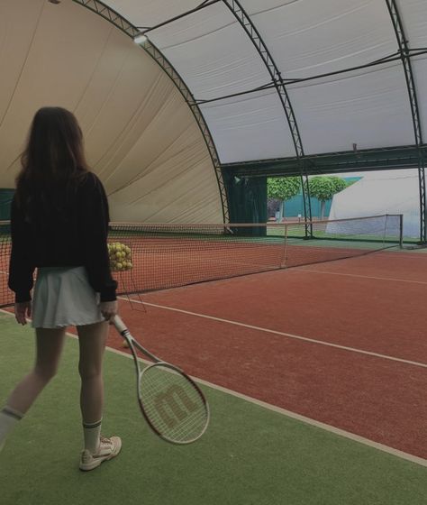 Varsity Tennis Aesthetic, Highschool Tennis Aesthetic, Lawn Tennis Aesthetic, Old Money Tennis Aesthetic, Playing Tennis Aesthetic, Sports Girl Aesthetic, Tennis Player Aesthetic, Challengers Aesthetic, Tennis Girl Aesthetic