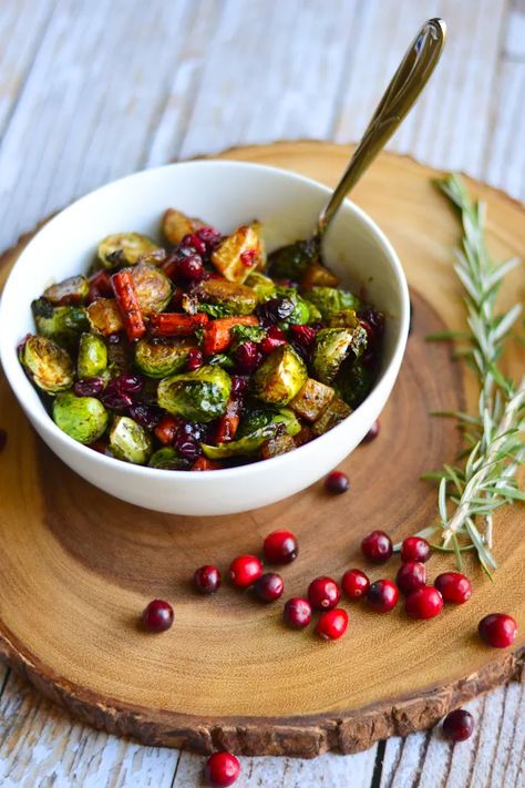 Cranberry Roasted Winter Vegetables – A Dash of Soul Roasted Winter Vegetables, Glazed Vegetables, Southern Living Christmas, Baked Carrots, Winter Vegetables, Apple Cranberry, Fresh Cranberries, Root Vegetables, Roasted Veggies