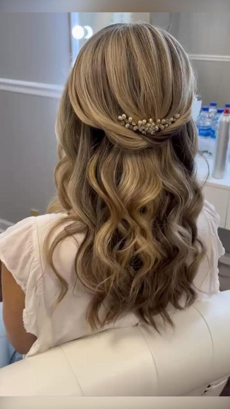 Bridemaids Hairstyles, Bridal Hair Down, Half Up Wedding Hair, Wedding Hair Half, Pulled Back Hairstyles, Short Human Hair Wigs, Homecoming Hairstyles Updos, 2022 Wedding, Front Hair Styles