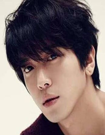 Medium length layered Asian Men HairStyles #asian #asianfashion #mensfashion #menshairstyles #hairstyles #fashion #style #nicestyles Asian Long Hair, Most Handsome Korean Actors, Gu Family Books, Bang Yongguk, Daniel Henney, Layered Haircuts With Bangs, Big Bang Top, Jung Daehyun, Cn Blue