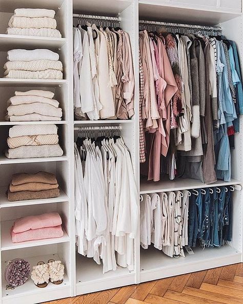 Organized closet Bilik Tidur Perempuan, Organized Closet, Organization Closet, Bilik Idaman, Dream Closet Design, Closet Design Layout, Diy Wardrobe, Closet Renovation, Bedroom Organization