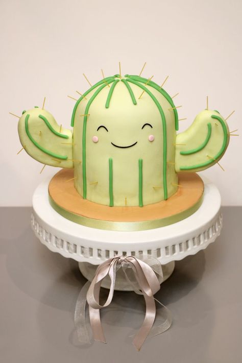 My take on a little kawaii cactus cake for my daughter's 15th. Plant Cakes, Kawaii Cactus, Savory Cakes, Cactus Cake, Buckwheat Cake, Llama Party, Cactus Party, Magic Cake, Salty Cake