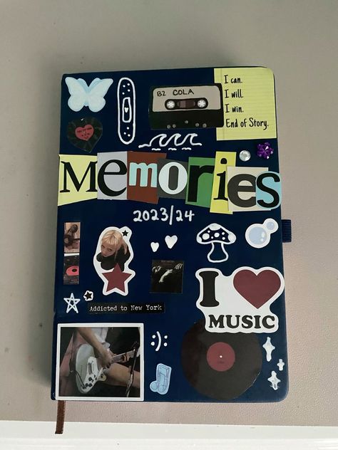 Sketchbook Memories, Journal Inspiration Writing, Diary Covers, Bulletin Journal Ideas, Sketchbook Cover, Art Journal Cover, Memory Journal, Diy Journal Books, Scrapbook Book