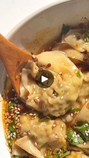 Wonton Noodles, Cooking Pasta, Chilli Oil, A Quiet Life, 50k Views, Korean Dishes, Chili Oil, Recipe Videos, Quiet Life