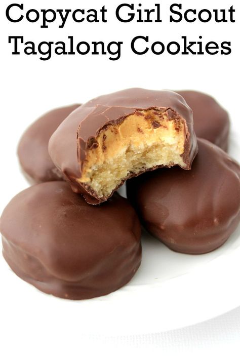 Copycat Girl Scout Tagalong Cookies Tagalong Cookies, Chocolate Ideas, Eat Cookies, Peanut Butter Filling, Awesome Recipes, Scrumptious Desserts, Smart Ideas, Girl Scout Cookies, Desserts Recipes