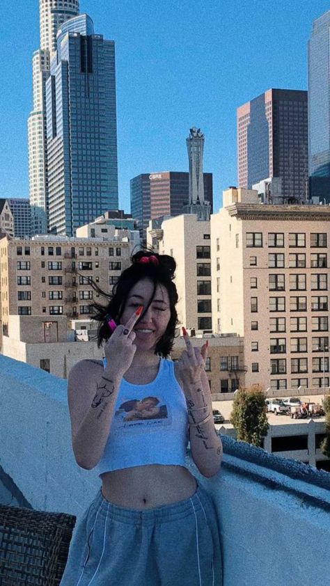 Noah Cyrus Wallpaper, Noah Cyrus Outfits, Famous Country Singers, Noah Cyrus, Billy Ray Cyrus, Lookbook Outfits, Body Shapes, Aesthetic Clothes, My Girl