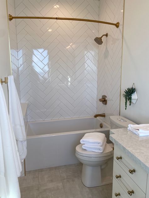 Alcove Tub Ideas, Bathtub Shower Curtain Ideas, Shower Gold Hardware, Bathtub Shower Curtain, Bathtub Tile Surround, Master Bathtub, Alcove Tub, Shower Curtain Ideas, Guest Bathroom Remodel