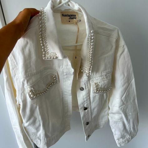 Brand New, Never Worn With Tags. It Was Final Sale And Did Not Fit Me. Size Medium. Pearl Embellished Denim Jacket, Denim And Pearls Outfits, White Jean Jacket Outfits, White Denim Outfit, Jean Jacket Diy, White Jacket Women, Pearl Jacket, Custom Jean Jacket, Bride Jacket