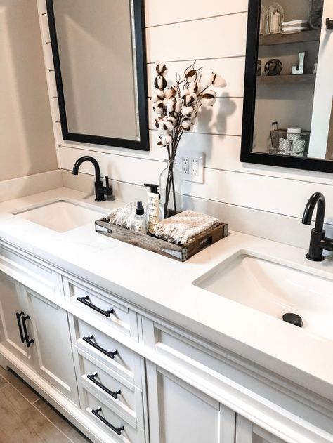 Farmhouse Bathroom Decor Double Sink, Black Facets In Bathroom, Bathroom Decor Gray And White, Decorating A Double Sink Vanity, Farmhouse Double Sink Bathroom, His And Her Bathroom Ideas Decor Double Sinks, White And Black Farmhouse Bathroom, Bathroom Double Vanity Decor, Black White Farmhouse Bathroom