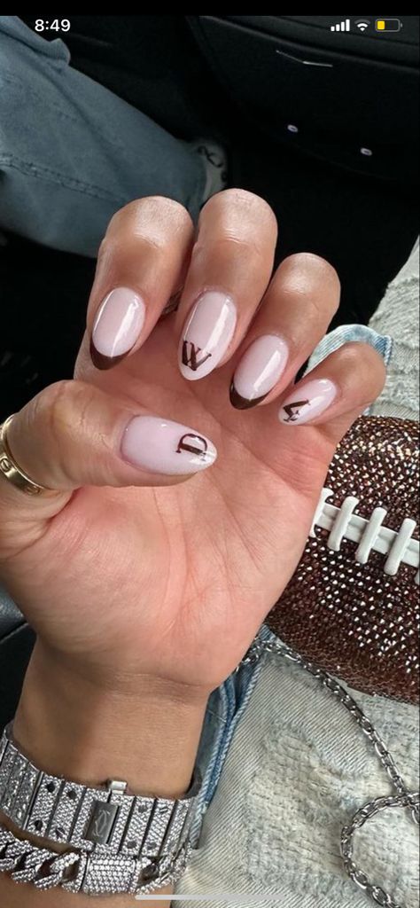 first name enital on thumb, last name enitial on middle finger and fb # on pinky Football Gf, First Name, First Names, Nail Inspo, Football, Nails, American Football