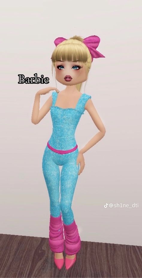 Roblox Dti Outfits Barbie, Diy Homecoming Dress, Barbie Outfits Dress To Impress, Dress To Impress Barbie Theme, Barbie Dti Outfit Ideas, Barbie Dress To Impress Outfit, Dress To Impress Poses, Dress To Impress 1980s Theme, Dress To Impress Celebrity Look Alike