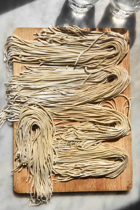 Gluten free soba noodles - George Eats Gluten Free Noodles Recipe, Soba Noodle Recipe, Gluten Free Bread Recipe Easy, Soba Recipe, Soba Salad, Buckwheat Soba Noodles, Soba Noodles Recipe, Vegan Pad Thai, Buckwheat Noodles