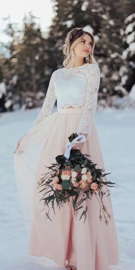 35 Stunning Winter Wedding Dresses: Elegant Designs for Your Dream Winter Wedding Winter Snow Wedding Dress, Spring Wedding Dress With Sleeves, Snow Wedding Dress, Non Traditional Wedding Dresses, Winter Wedding Coat, Wedding Dress Winter, Winter Wedding Dresses, Wedding Dresses Elegant, Snow Wedding