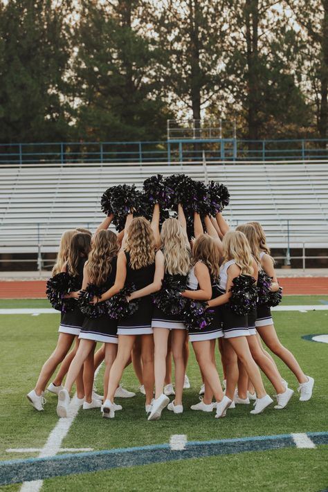 Cheer Squad Pictures, Cheerleading Team Photos, Cheerleading Team Pictures, Cheer Photo Poses, Team Picture Poses, Cheer Banners, Dance Team Pictures, Dance Team Photos, Cheerleading Picture Poses