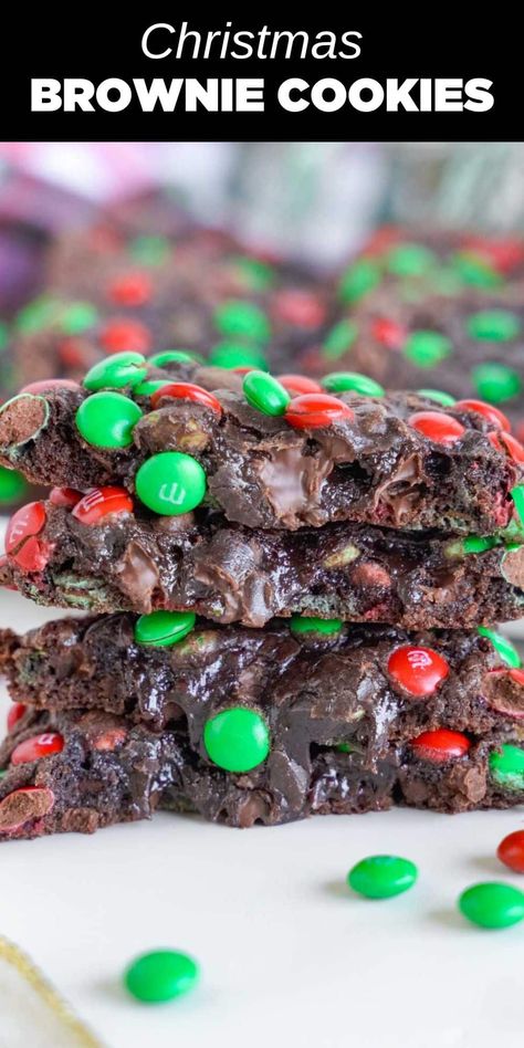 Xmas Food Gifts, Decorated Brownies, Christmas Cookie Frosting, Small Batch Cookie Recipe, Chocolate Christmas Cookies, Recipes Using Cake Mix, Christmas Brownies, Fast Desserts, Easy Christmas Treats