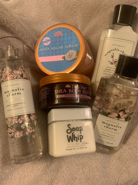 Scented Shower Routine, Magnolia Scent, Serious Skin Care, Sandalwood Scent, Beauty Finds, Smell Goods, Hygiene Products, Smell Amazing, Body Care Routine