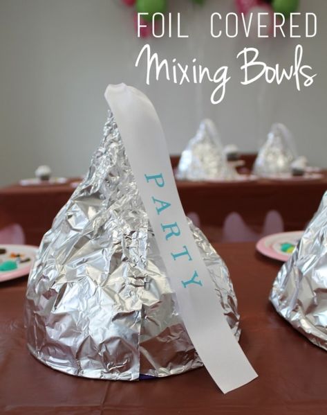 Chocolate Party decoration! Giant Hershey Kisses! Personalize them and make them in any size you want with mixing bowls to laundry baskets from www.herpartypants.com Candy Props, Willy Wonka Party, Candy Themed Party, Candy Land Birthday Party, Giant Chocolate, Giant Candy, Candyland Christmas, Chocolate Party, Candyland Birthday