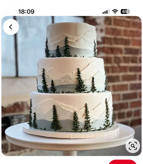 Rosemary Trees On Cake, Twilight Wedding Cake, Winter Woodland Cake, Winter Forest Cake, Mountain Cake Ideas, Snowboard Wedding, Wedding Cake Forest, Mountain Wedding Cake, Small Winter Wedding