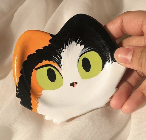 Clay Pottery Diy, Cat Trinket Dish, Clay Trinket Dish, Clay Art For Kids, Pottery Diy, Clay Moulding, Clay Plates, Cat Ceramic, Clay Crafts Air Dry