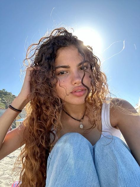 Curly Hair Face Claims, Keilani Lizbeth, Beach Curly Hair, Cat Fishing, Shave My Head, Beautiful Curls, Lavender Buds, Curly Girl Hairstyles, Different Hairstyles