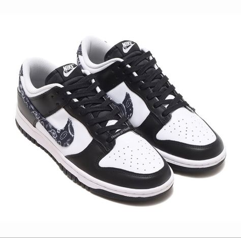 Wmns Dunk Low, Fake Shoes, Nike Sb Dunks, Sb Dunk, Nike Dunk Low, Black Sneakers, Dunk Low, Nike Sb, Nike Dunk